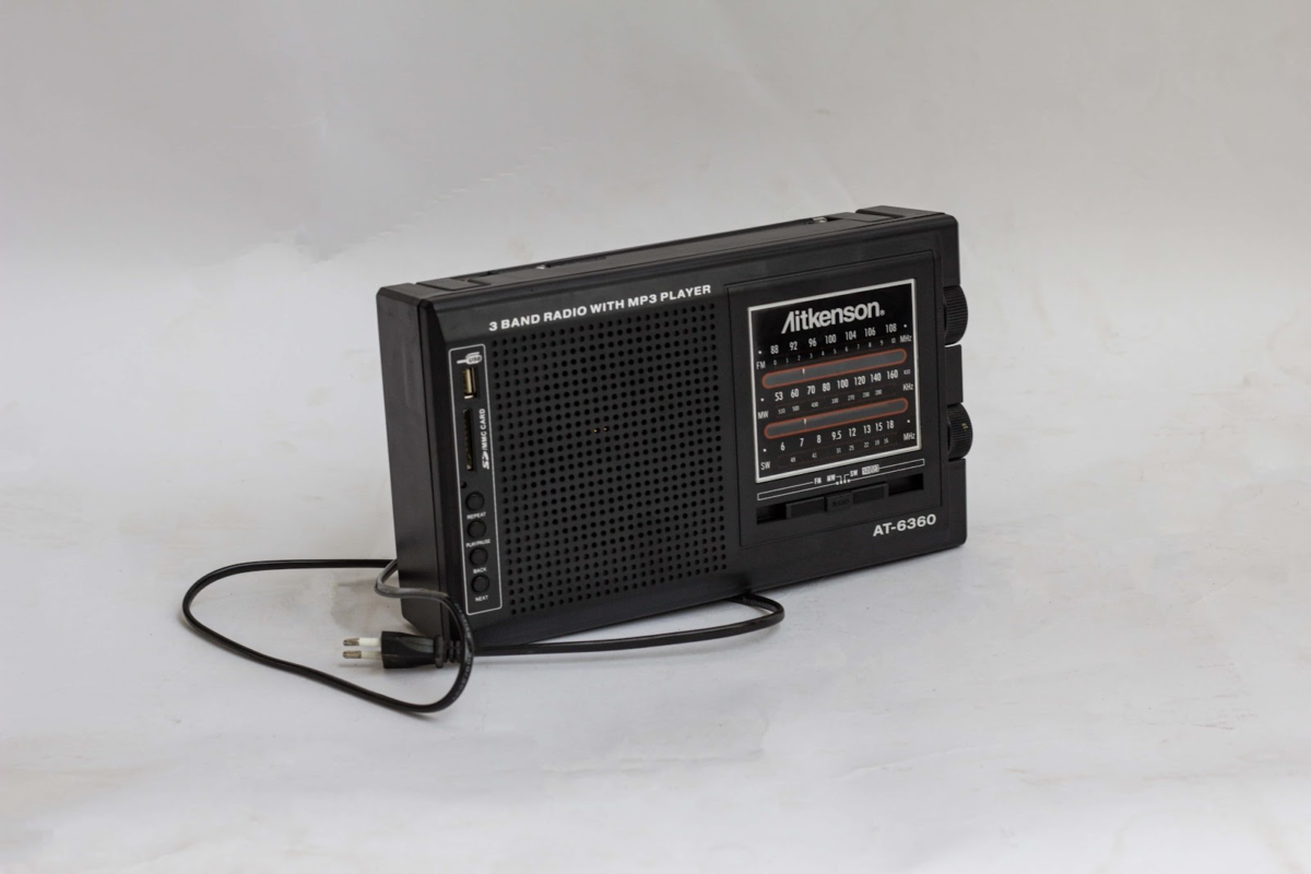 3band radio player 3-Band Radio Player - Image 1