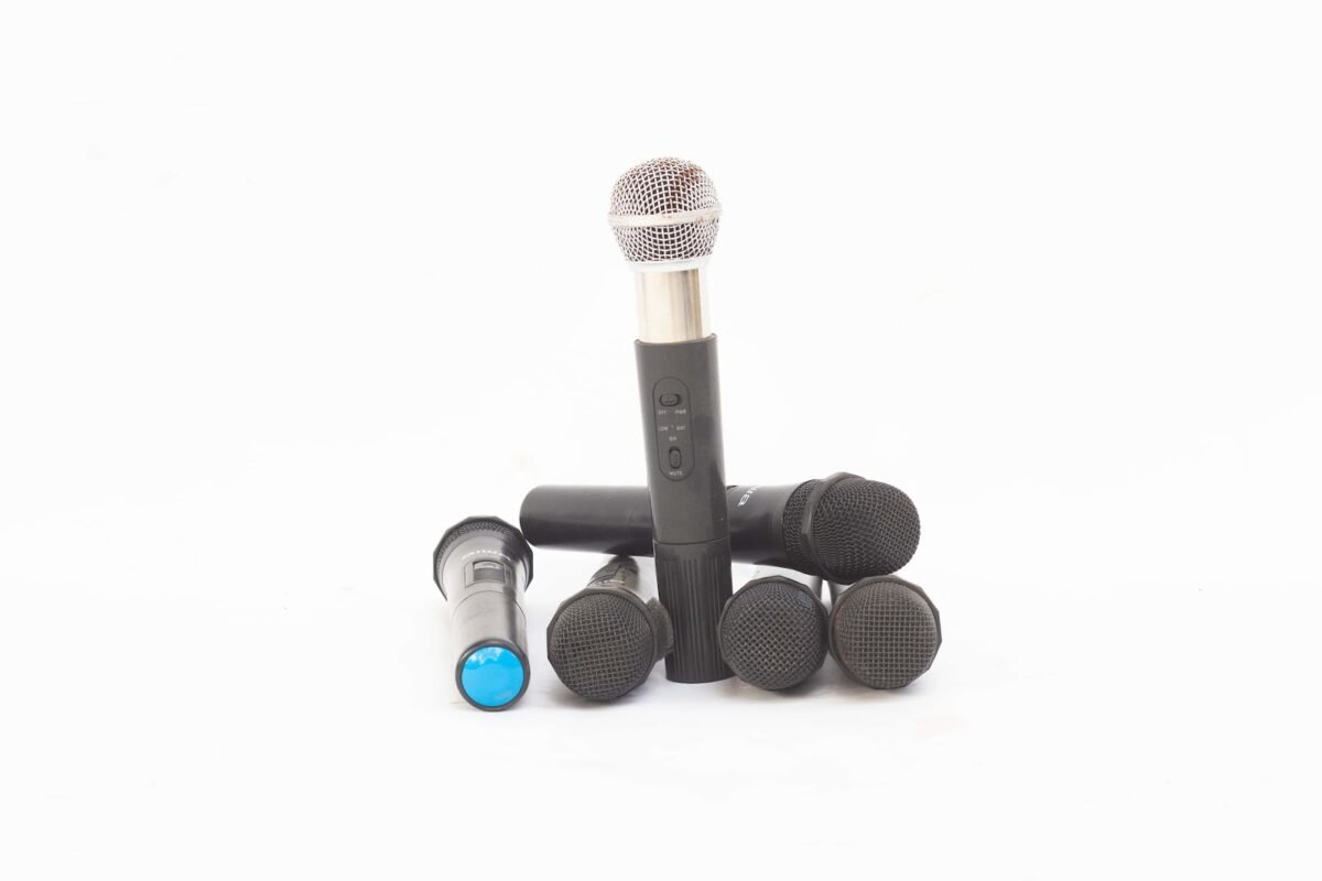 Aiwa wireless Plastic Microphone Aiwa wireless Plastic Microphone - Image 1