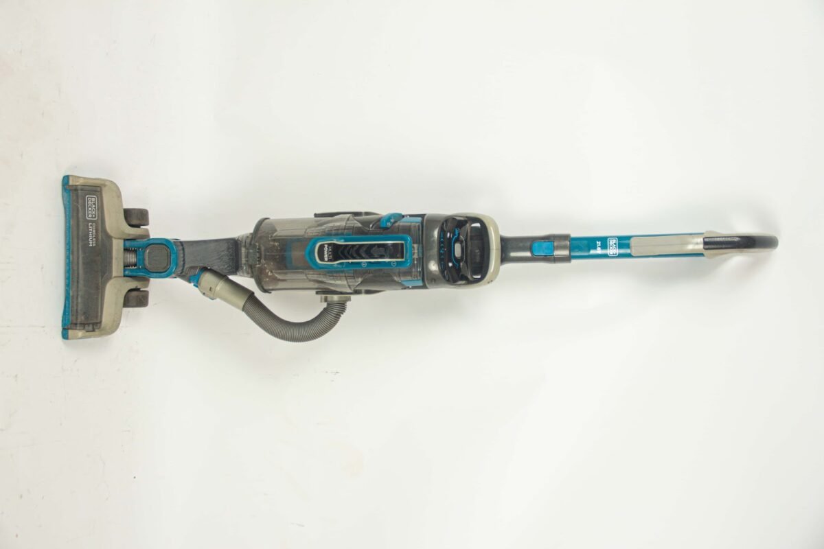 B+D Electric Vacuum - Image 1