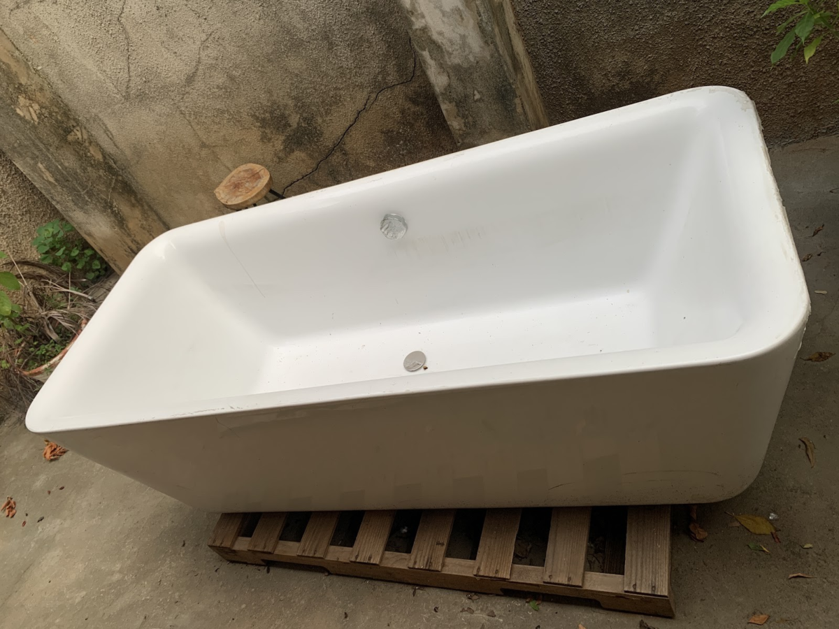 Bathtub Bathtub - Image 1