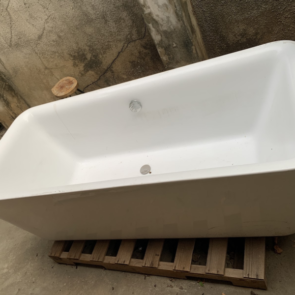 Bathtub