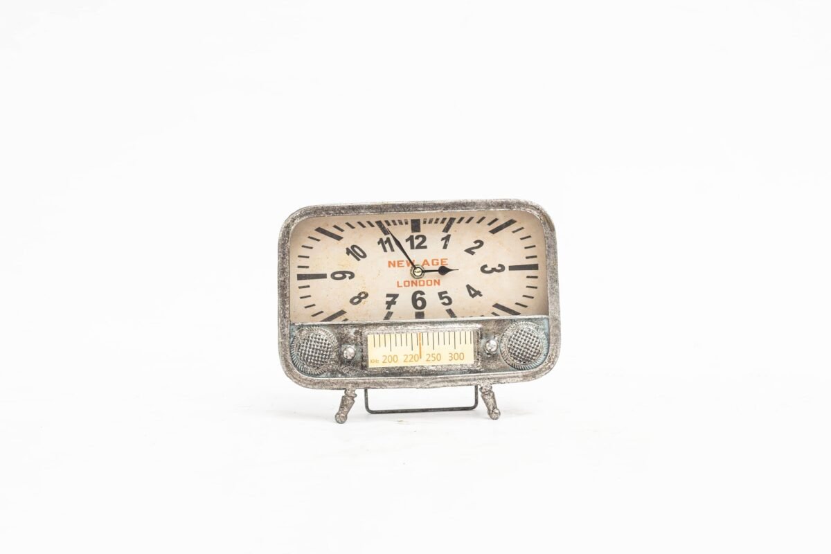 London Radio-Style Table Cloc London Radio-Style Table Clock - Image 1