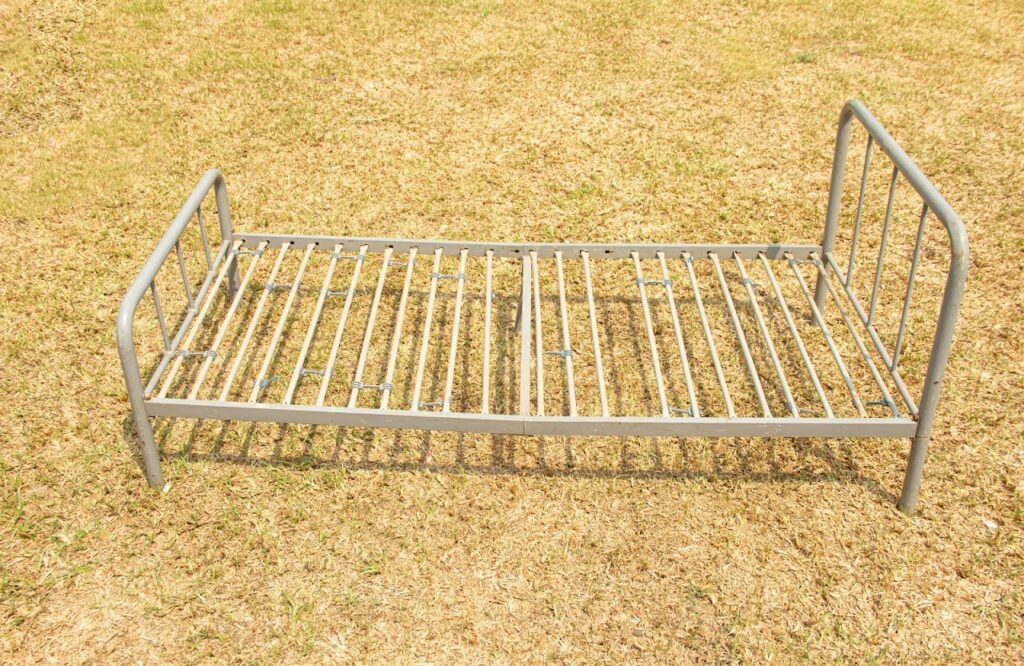 Metal bed frame