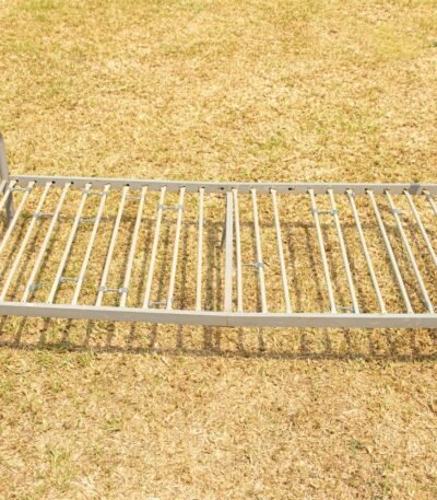 Metal bed frame