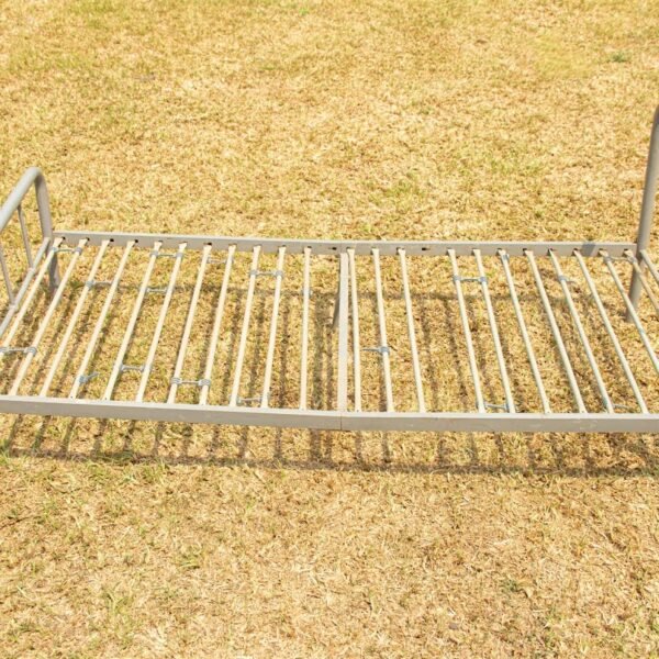 Metal bed frame