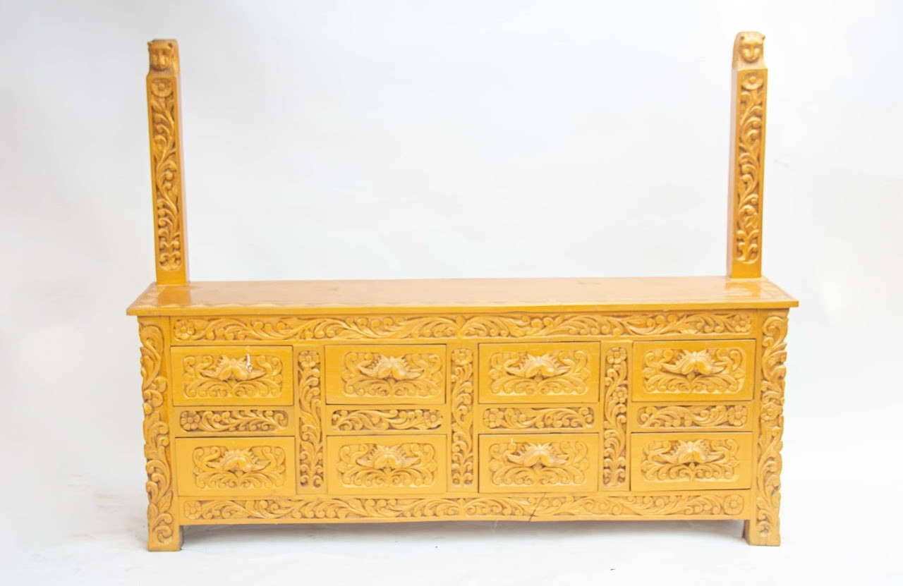 Royal dressing table Royal dressing table