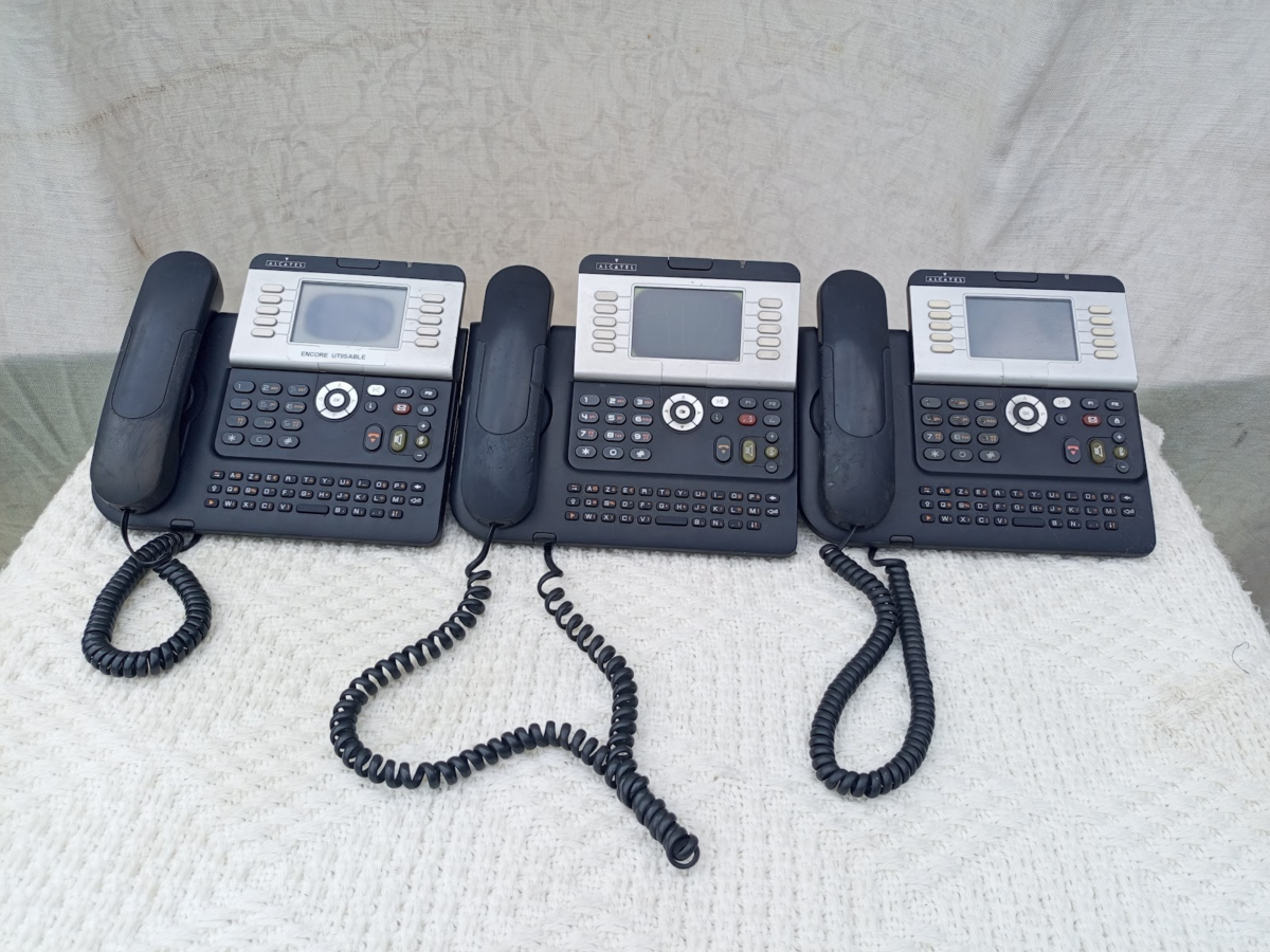 Telephone - Image 1