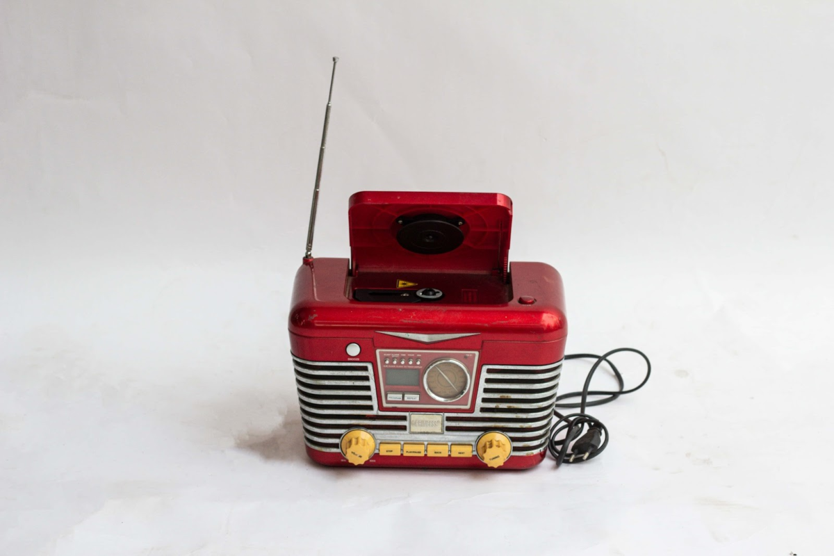 Vintage Sound Clock Radio - Image 1