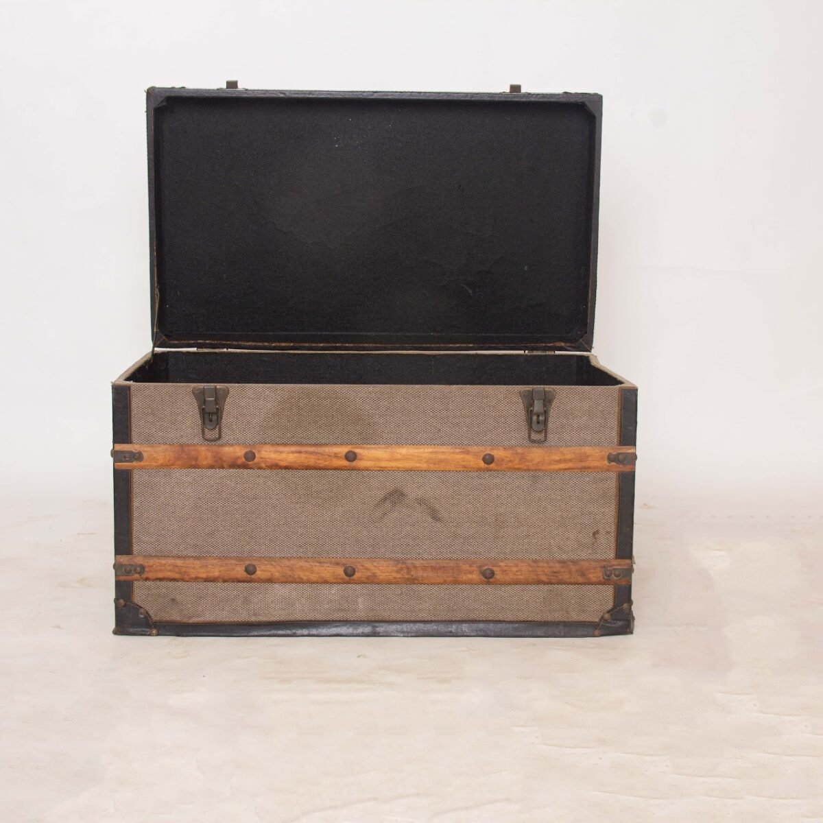 Vintage Trunk Vintage Trunk