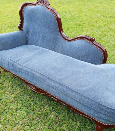 Vintage chaise