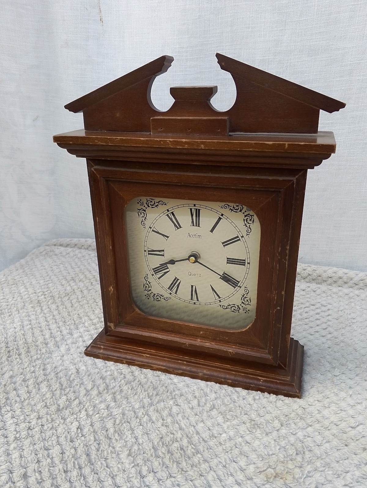 Wind-Up Mantel Clock - Image 1