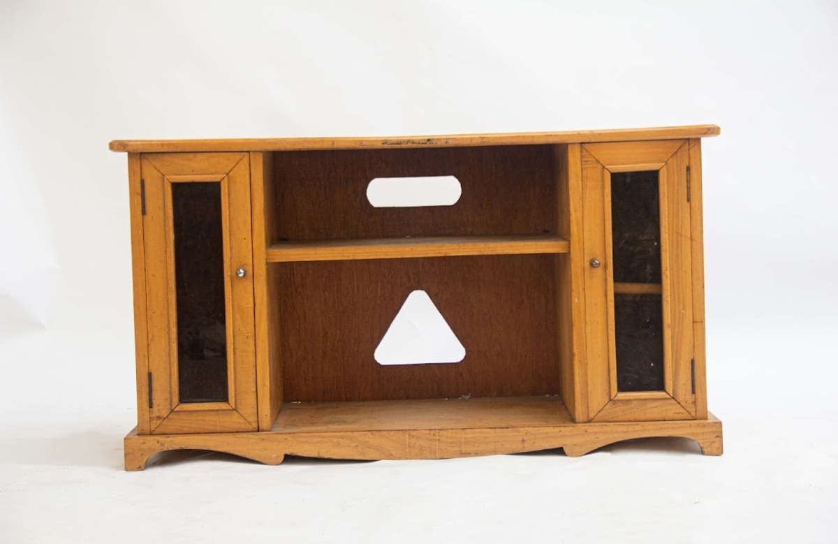 Console console
