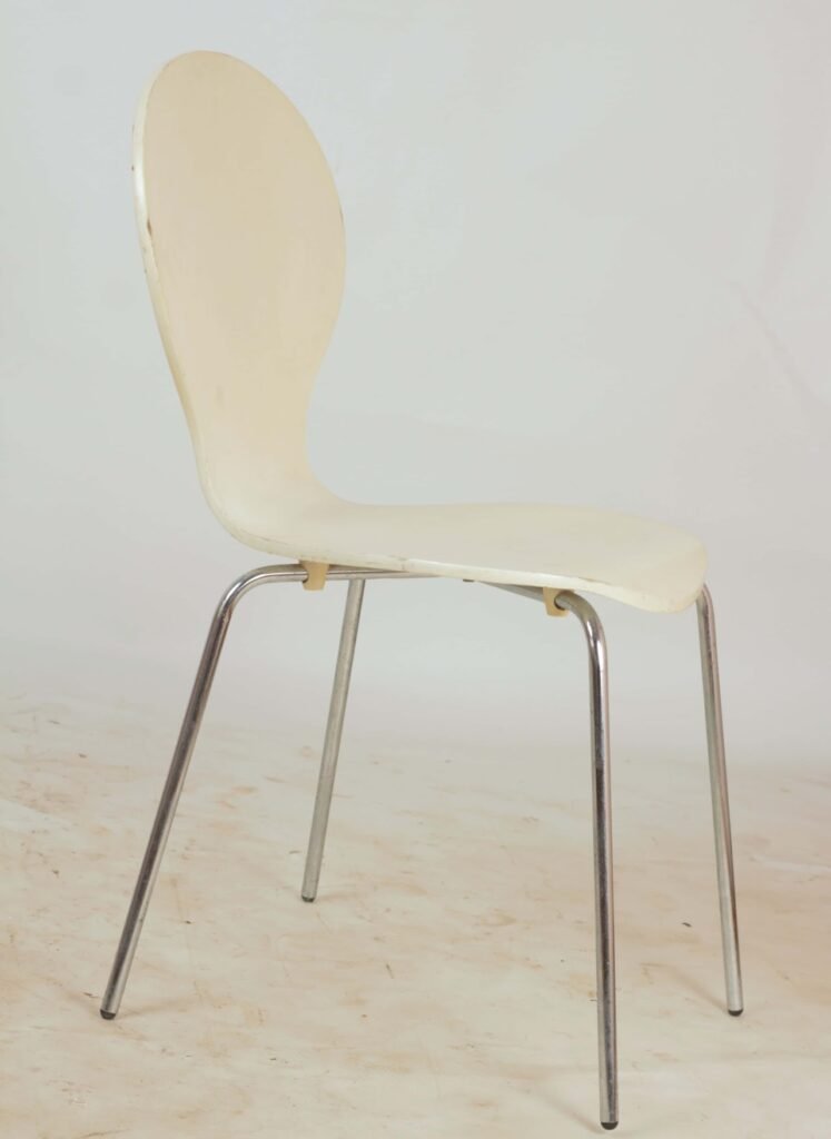 Restaurant chair