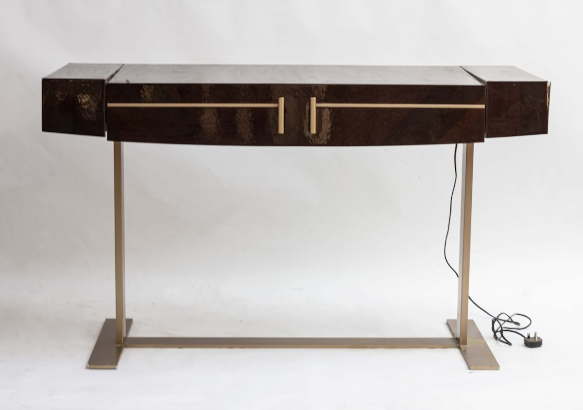 Vanity dressing table
