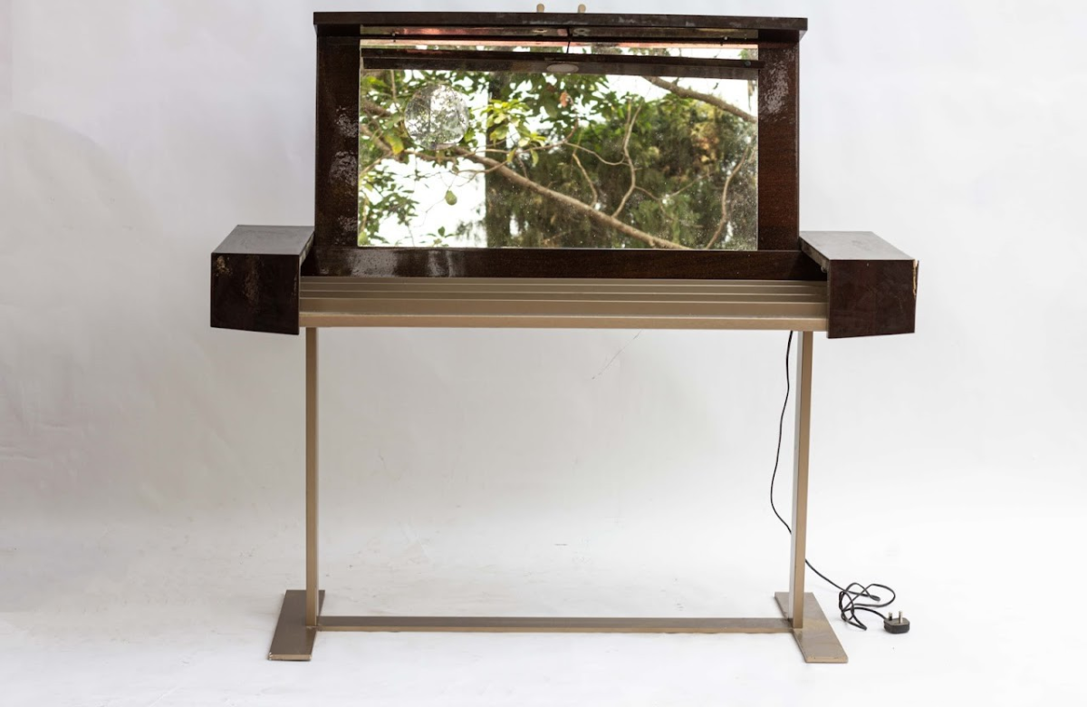 Vanity dressing table Vanity dressing table