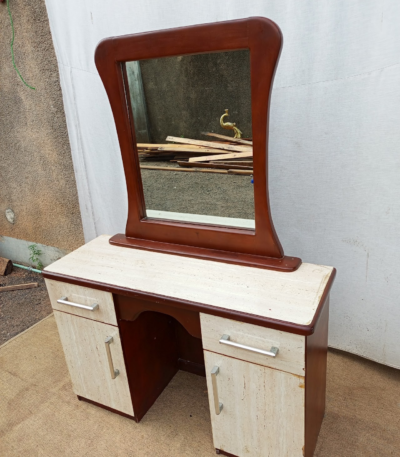 Dressing table