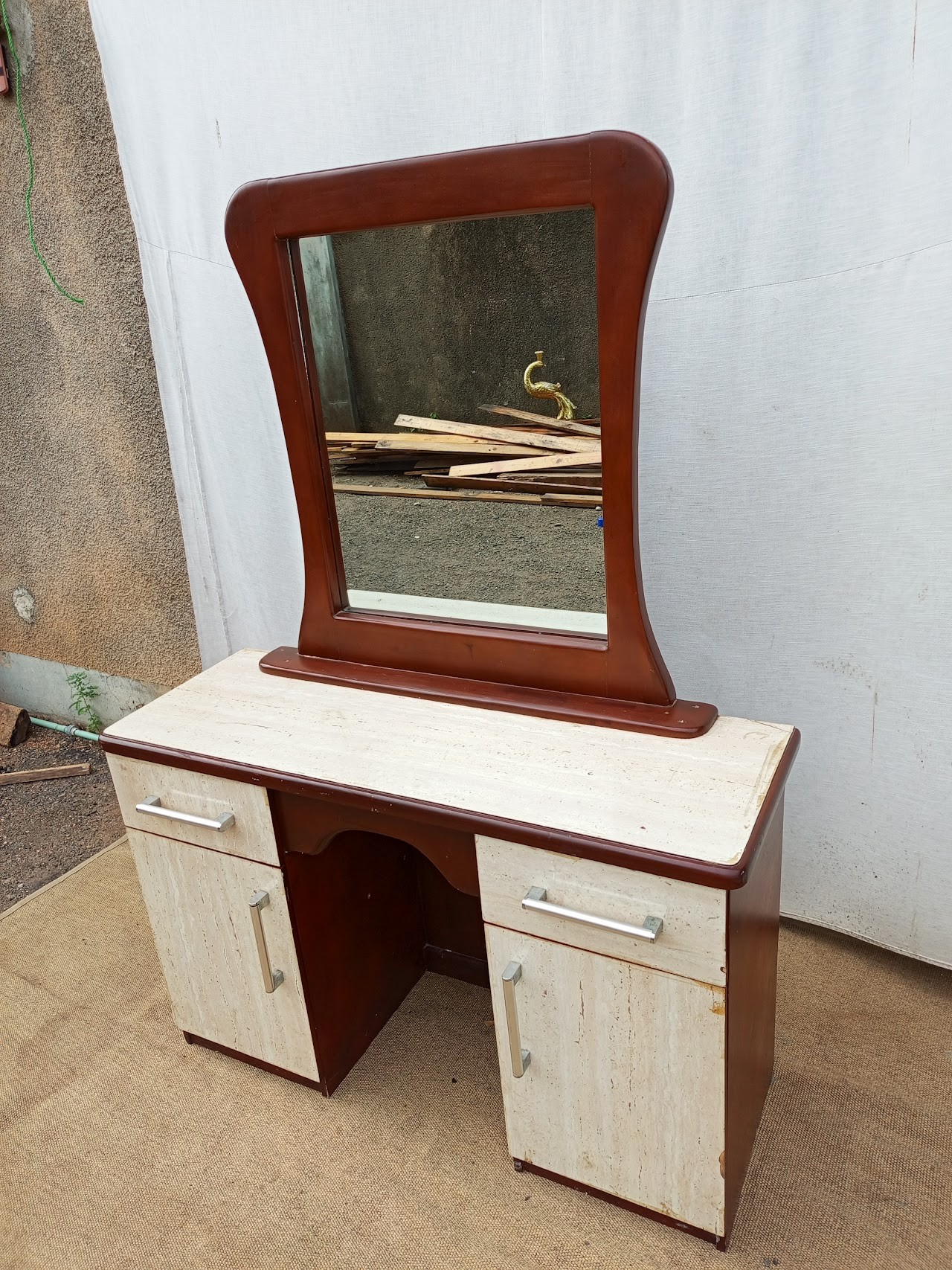 Dressing table