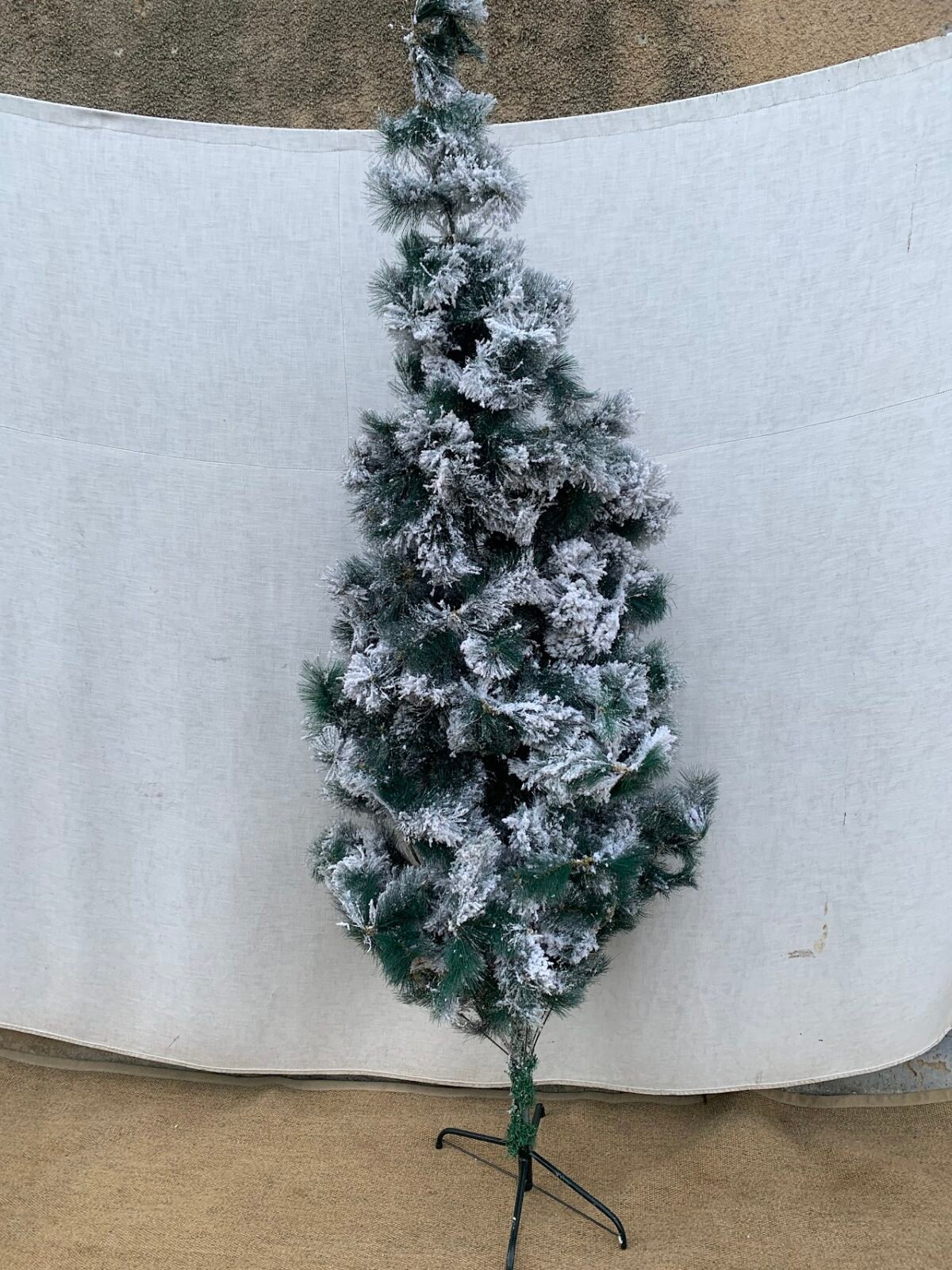 Artificial christmas tree Artificial christms tree