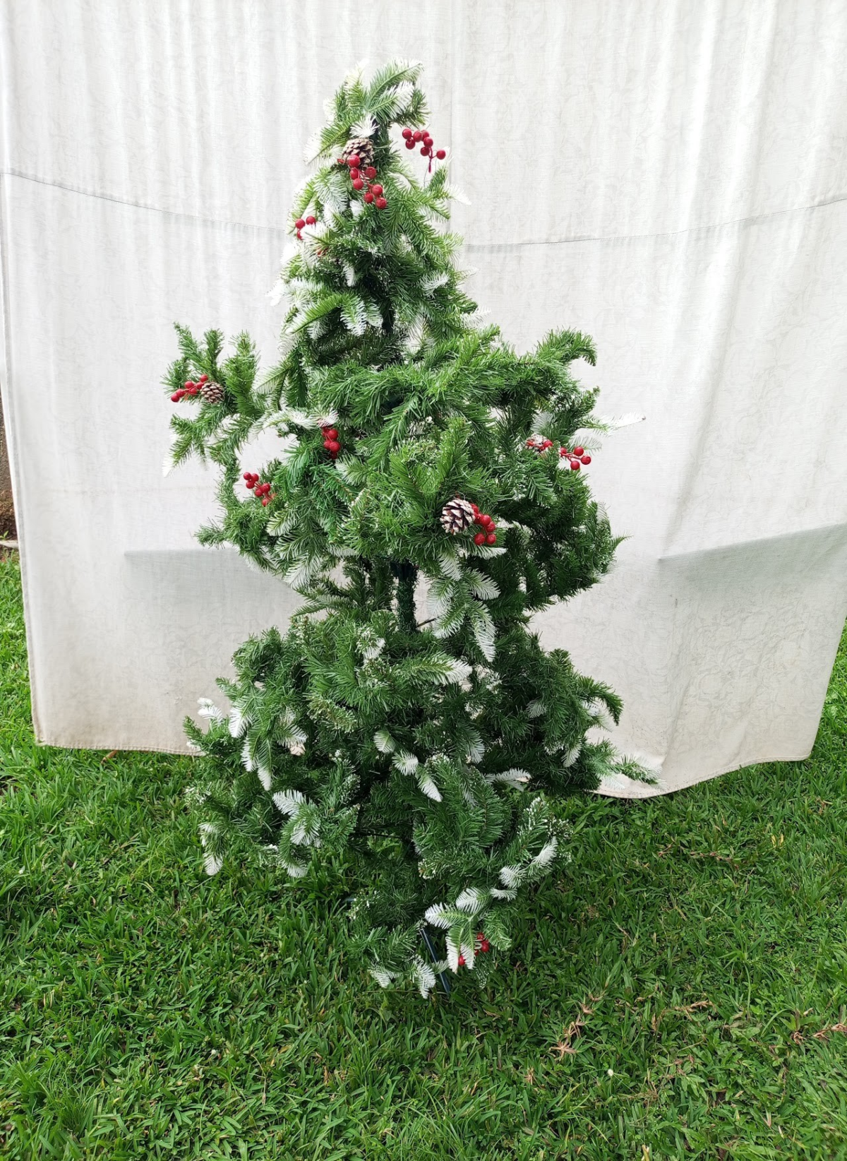 Artificial christmas tree Artificial christmas tree