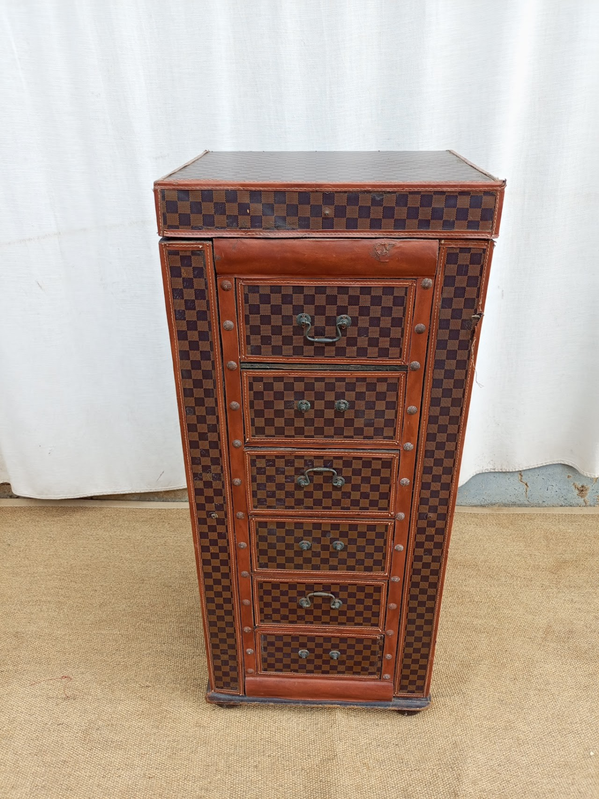 Leather drawer chest