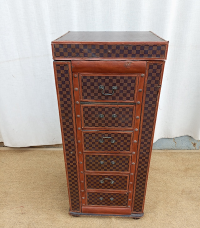 Leather drawer chest