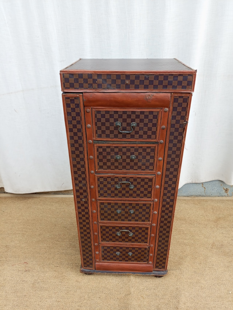 Leather drawer chest