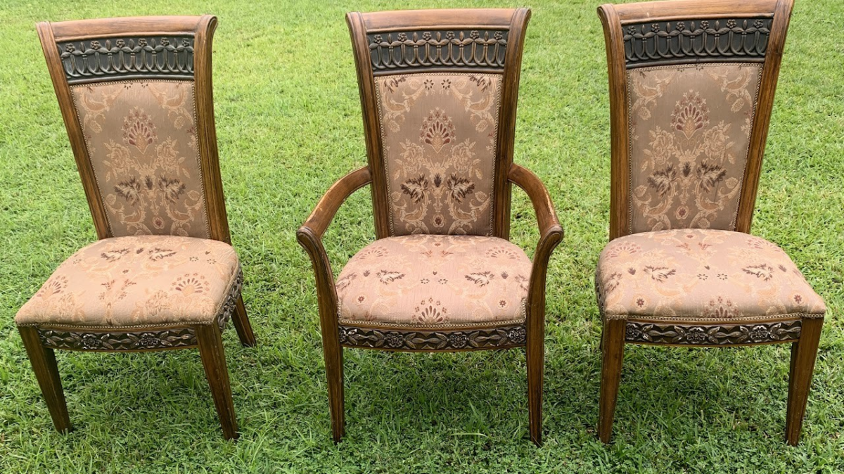 Upholstered dining chair