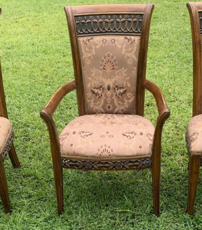 Upholstered dining chair