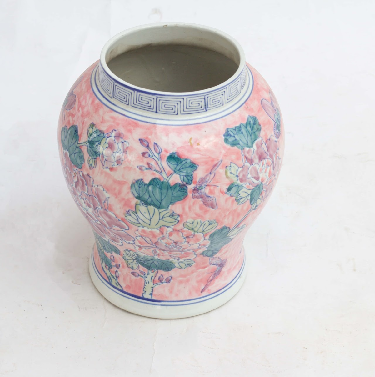 Antique Chinese vase - Image 1
