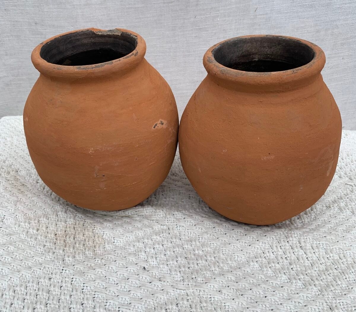 Terracotta vases Terracotta vases
