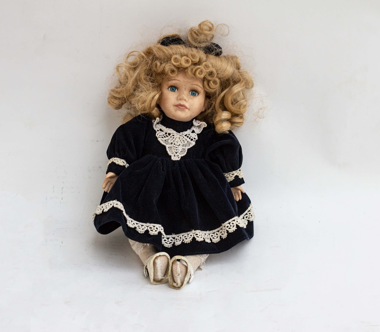 Plastic doll Plastic doll - Image 1