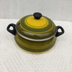 Vintage cooking pot