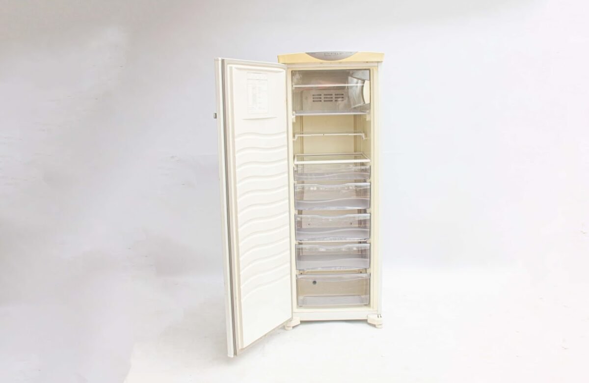 Whirlpool fridge - Image 2
