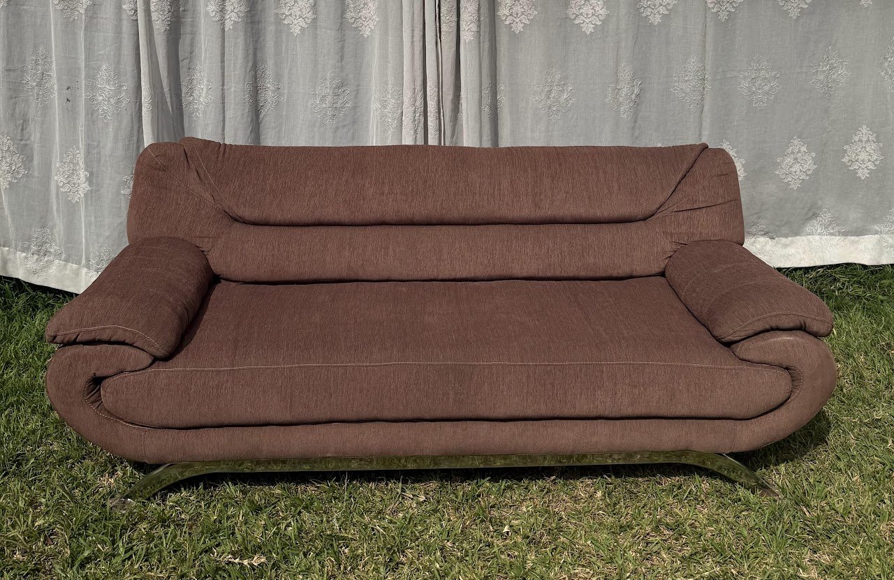 3 Seater Vintage Sculptural Loveseat sofa 3-Seater Vintage Sculptural Loveseat sofa - Image 1