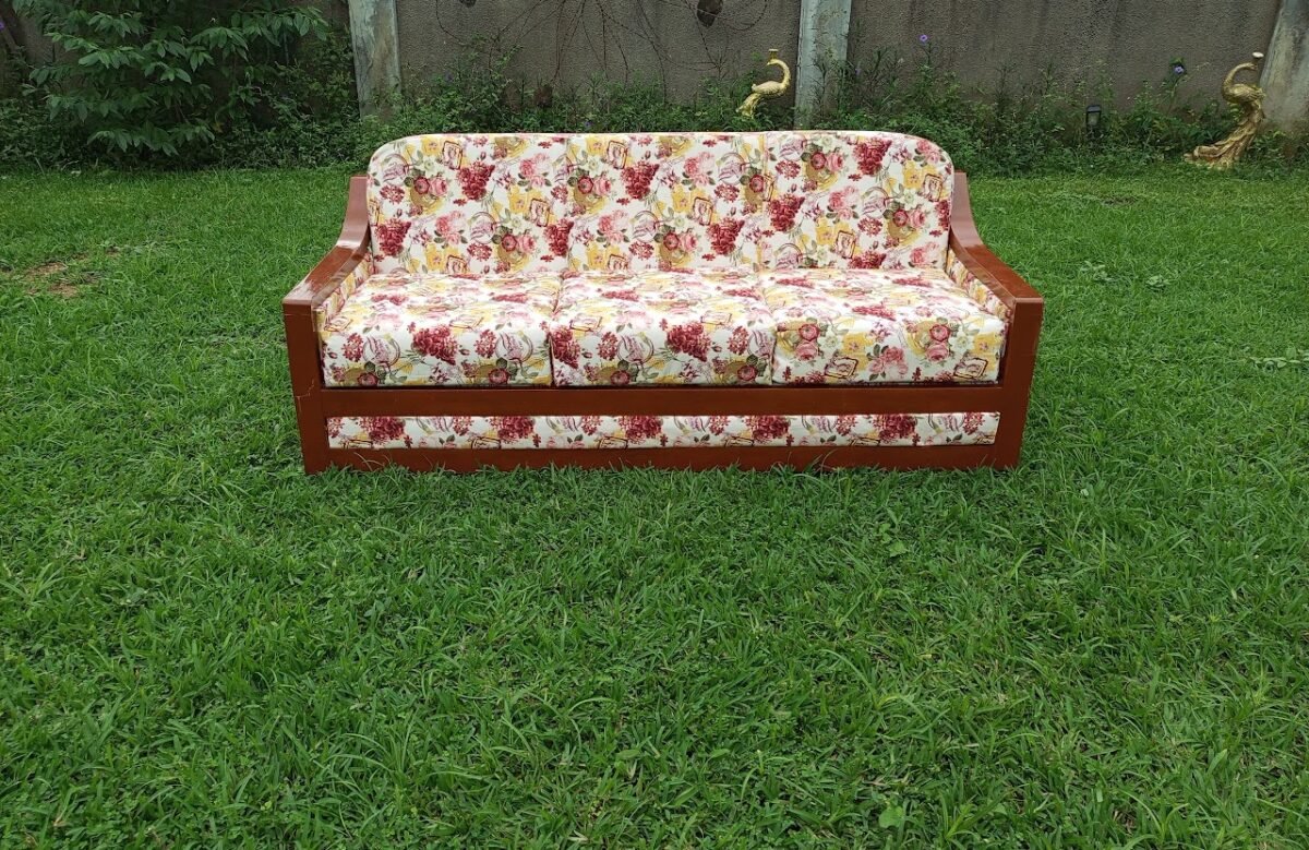 3-seater flowery pattern sofa Flowery Pattern 3-Seater Sofa - Image 1
