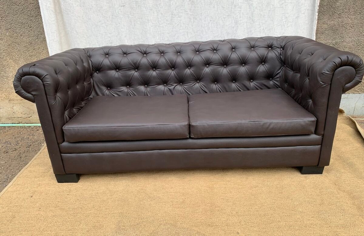 3-seater leather chesterfield sofa - Image 1