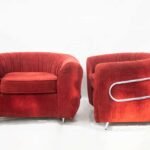 Arc shaped chair