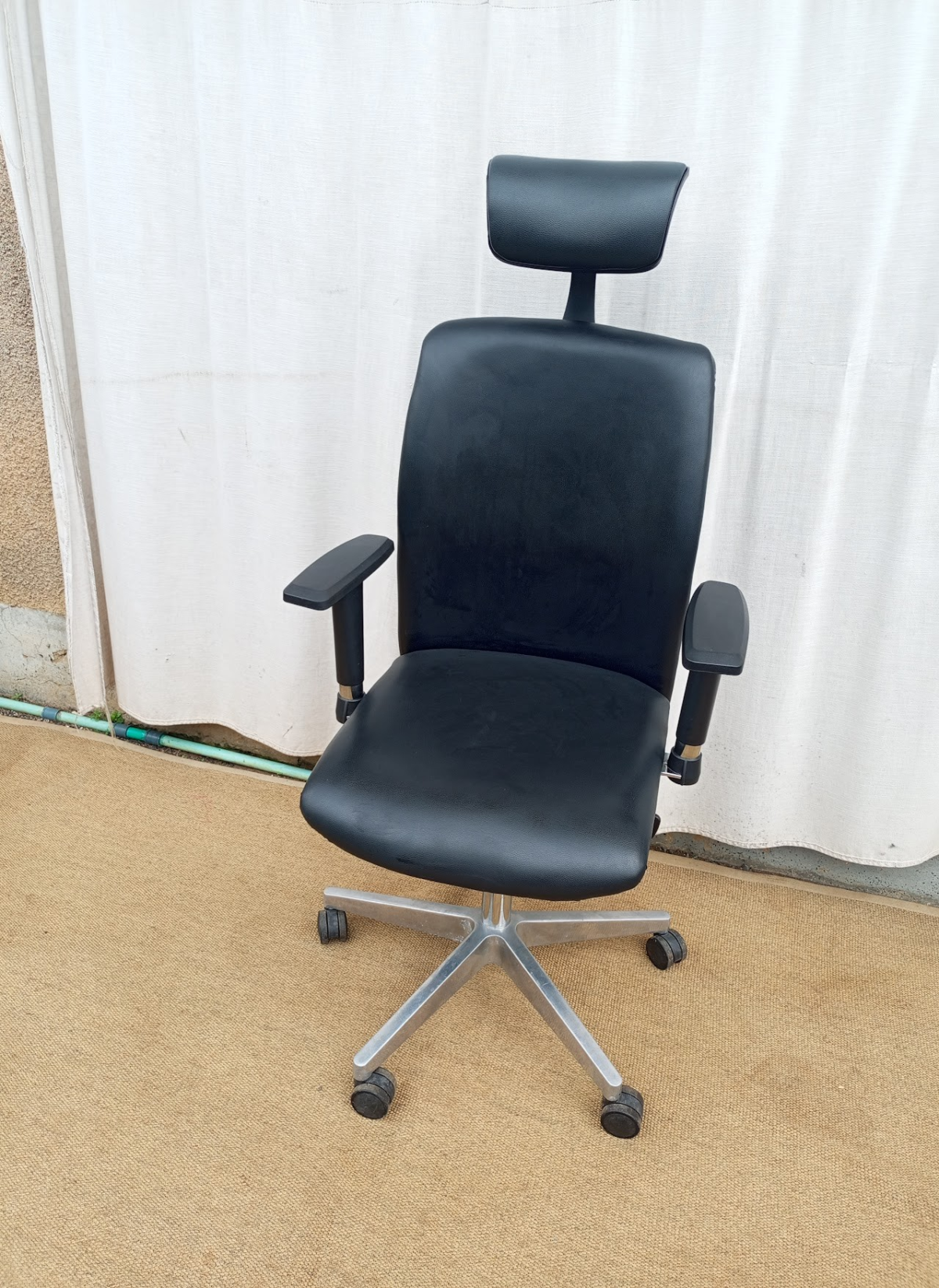 Black Executive leather chair Black Executive Leather Chair - Image 1
