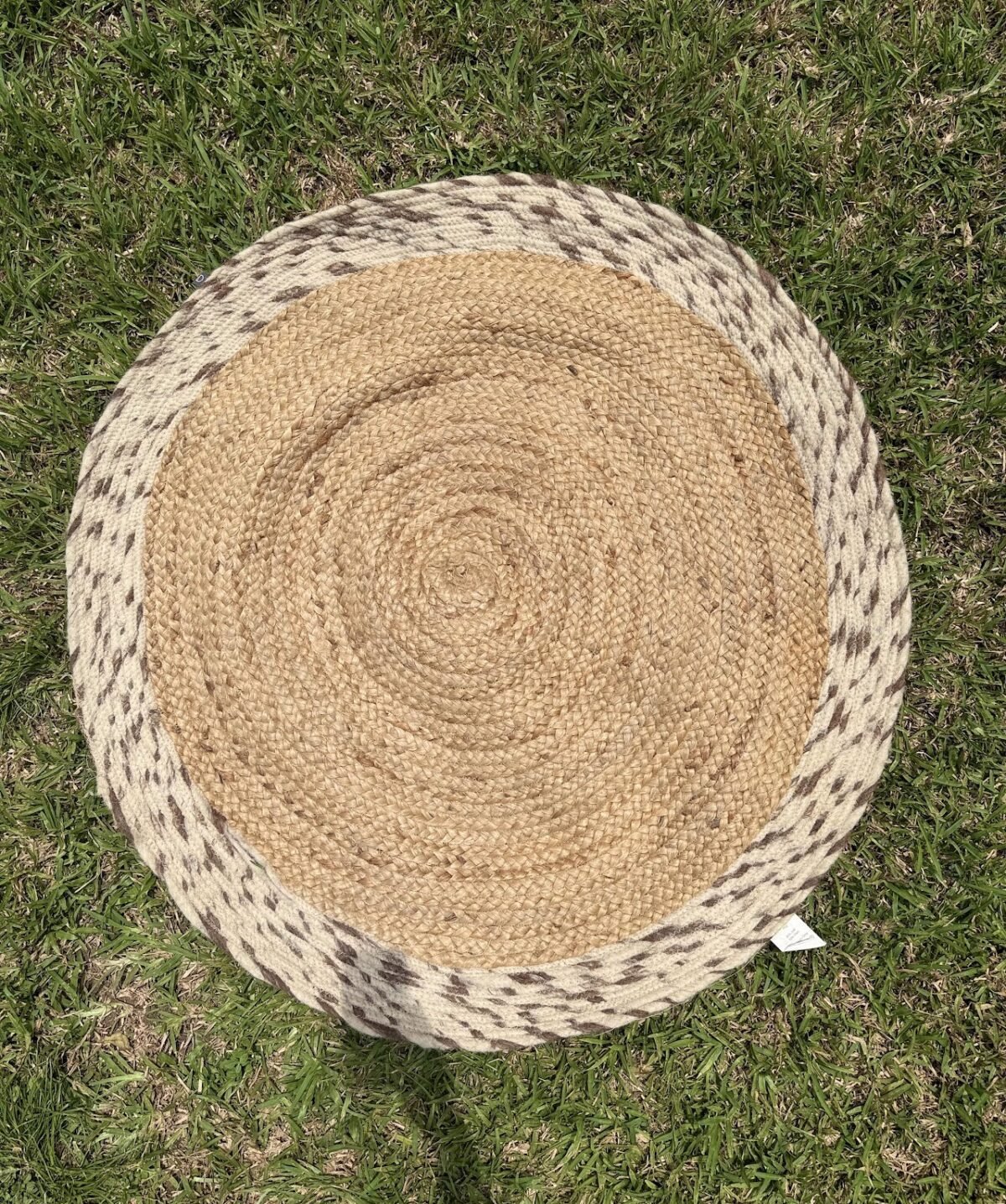 Circular Jute and Wool Rug Circular Jute and Wool Rug - Image 1