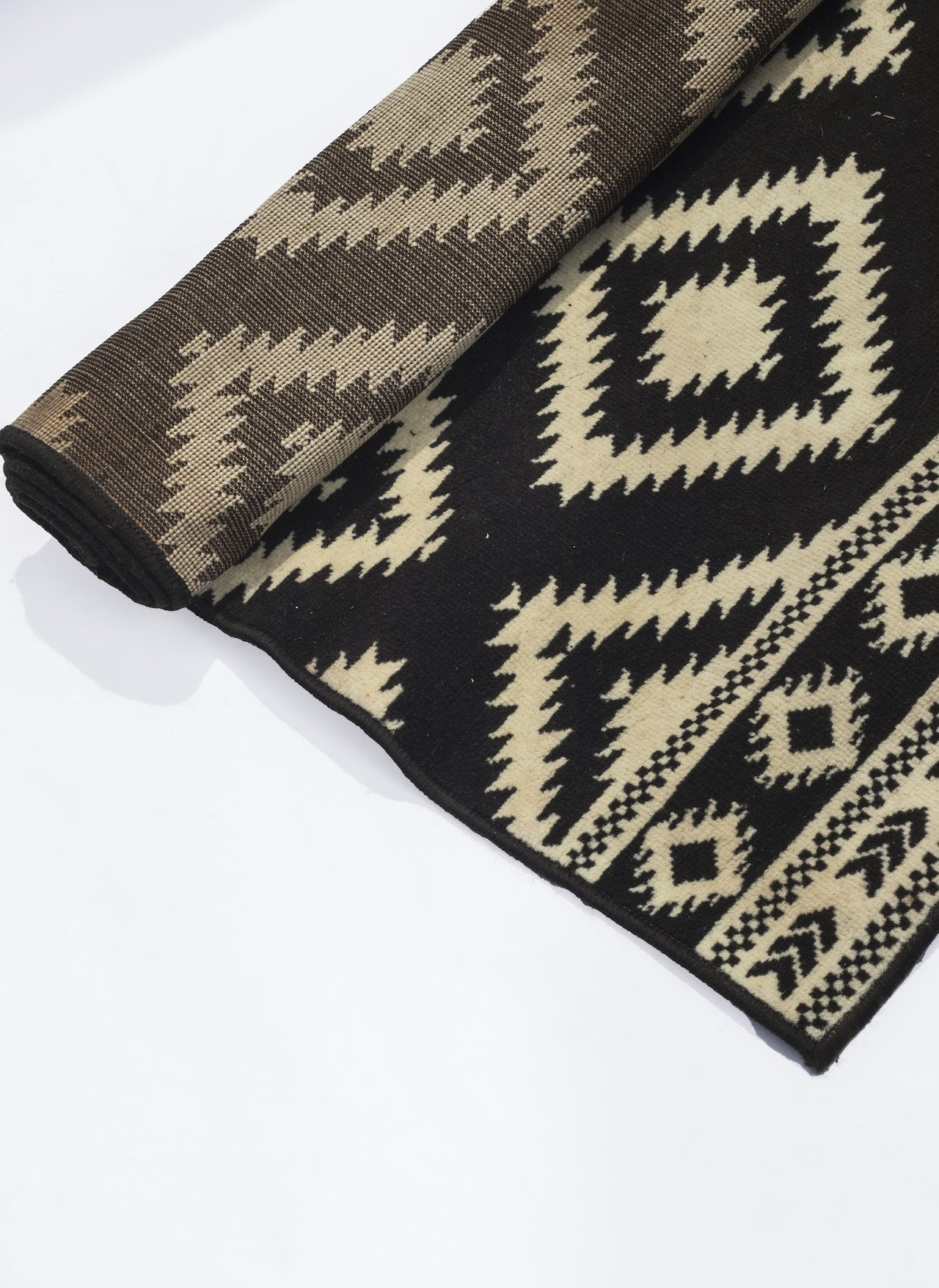 Geometric Area Rug4 Geometric Area Rug - Image 1