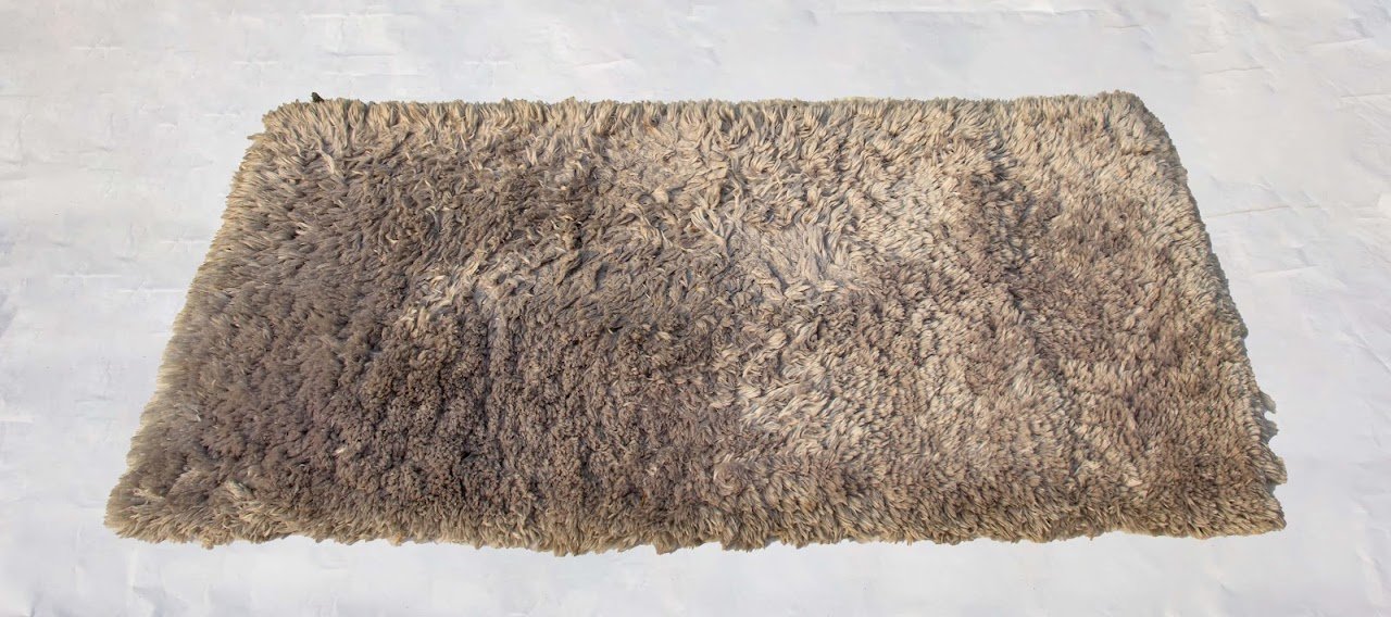 Grey Tuffed Rug Grey Tuffed Rug - Image 1