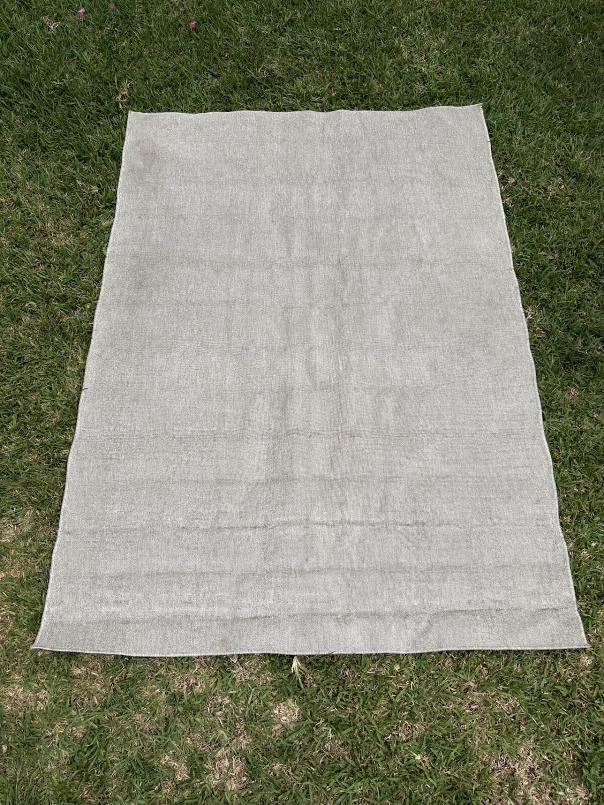 Hand Tufted wool Area Rug Hand Tufted wool Area Rug - Image 1