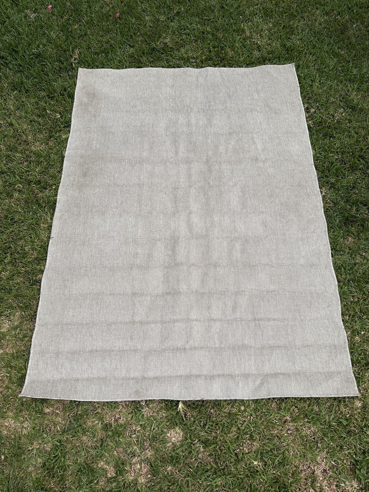 Hand Tufted wool Area Rug Hand Tufted wool Area Rug - Image 1