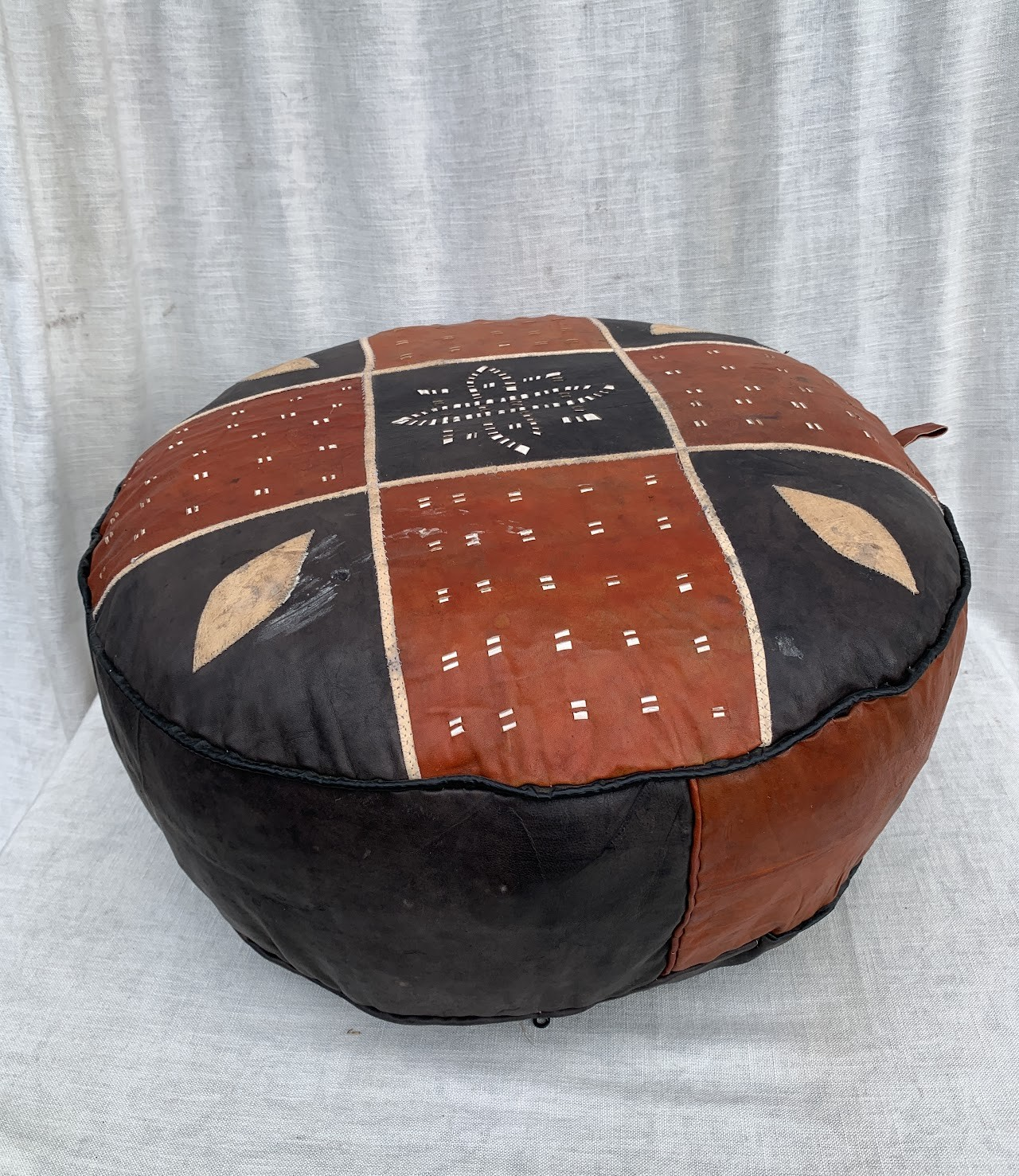Leather ottoman Leather ottoman - Image 1