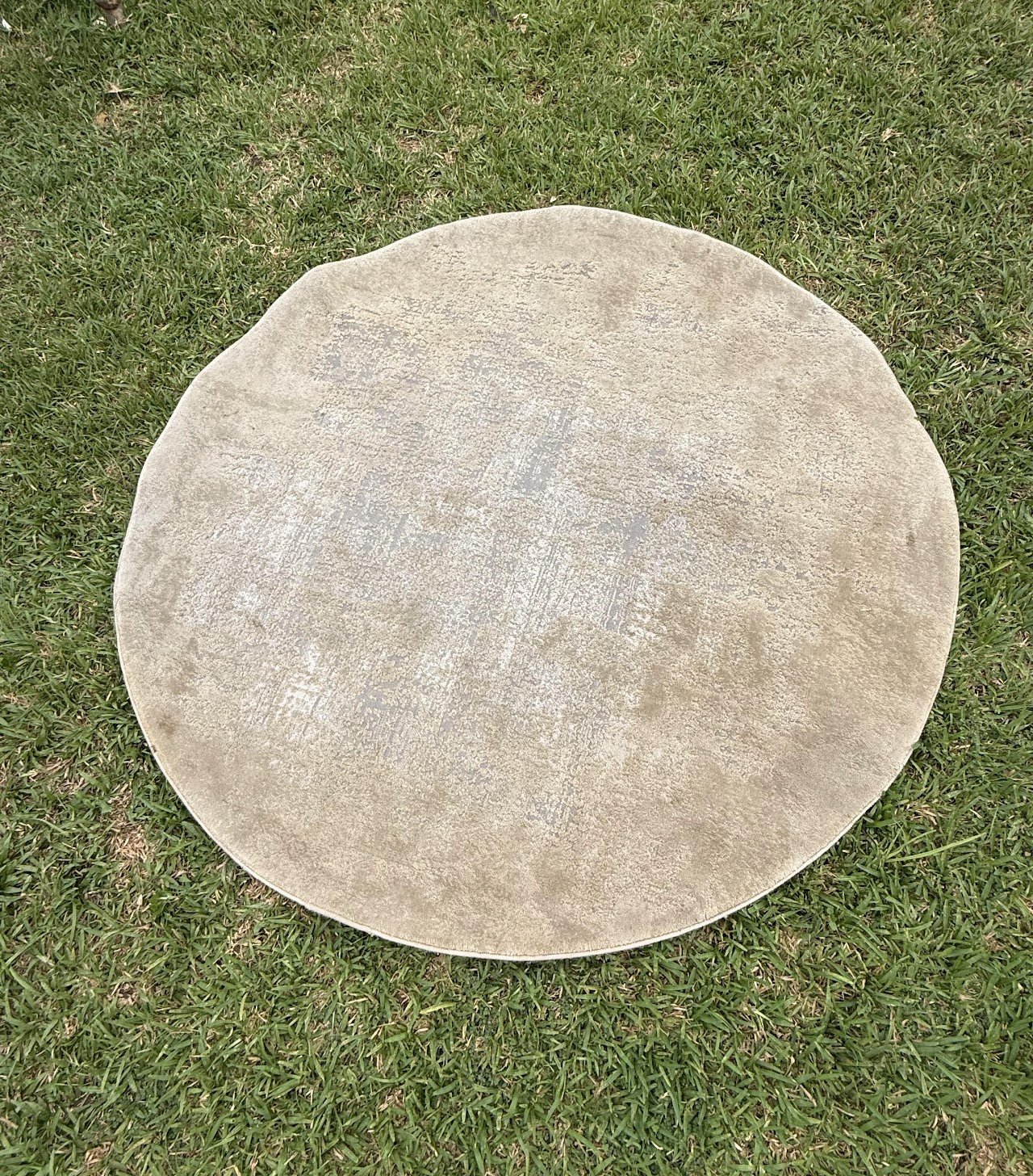 Light brown Round Rug Light brown Round Rug - Image 1