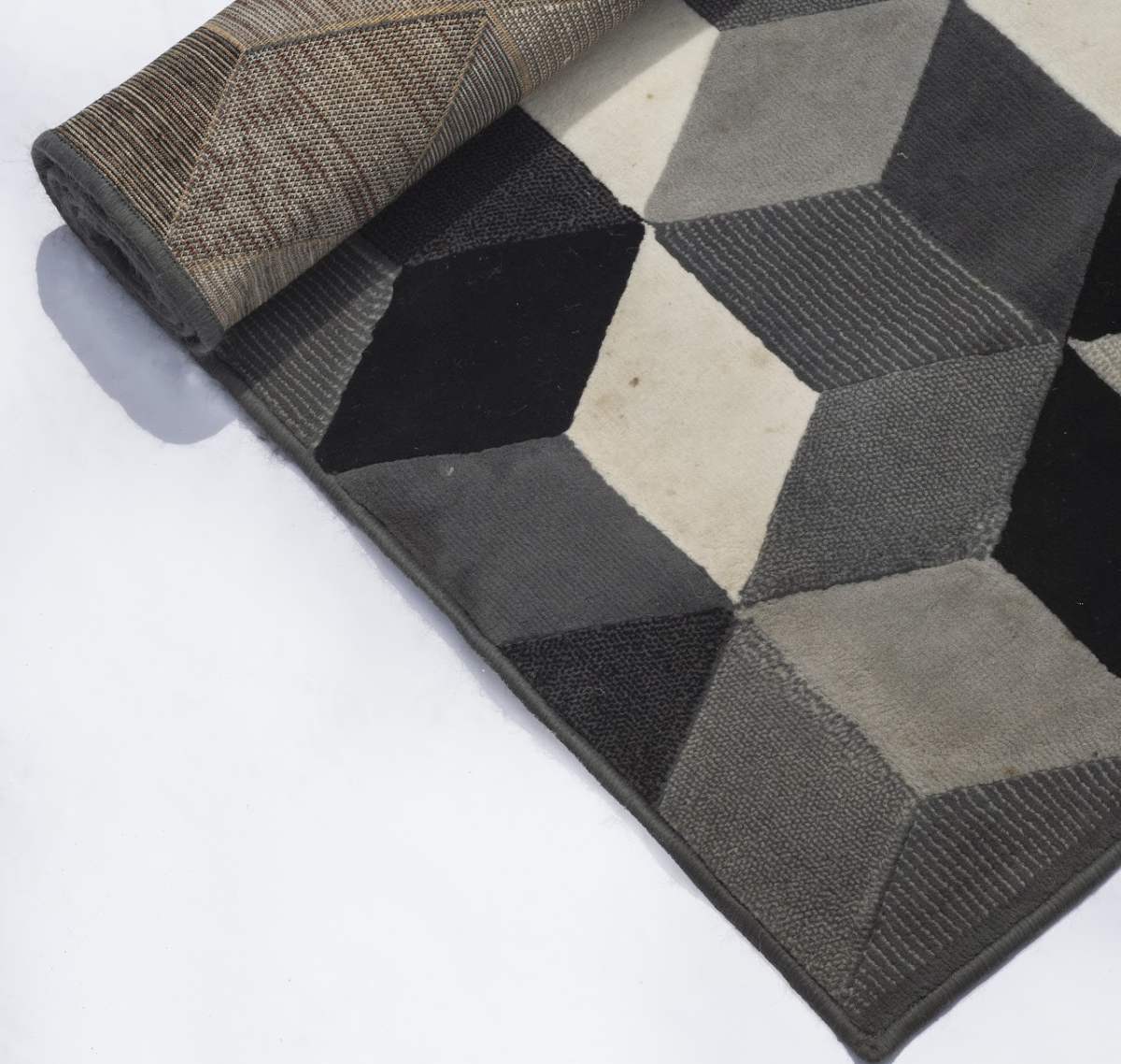 Matrix patterned Rug - Image 1