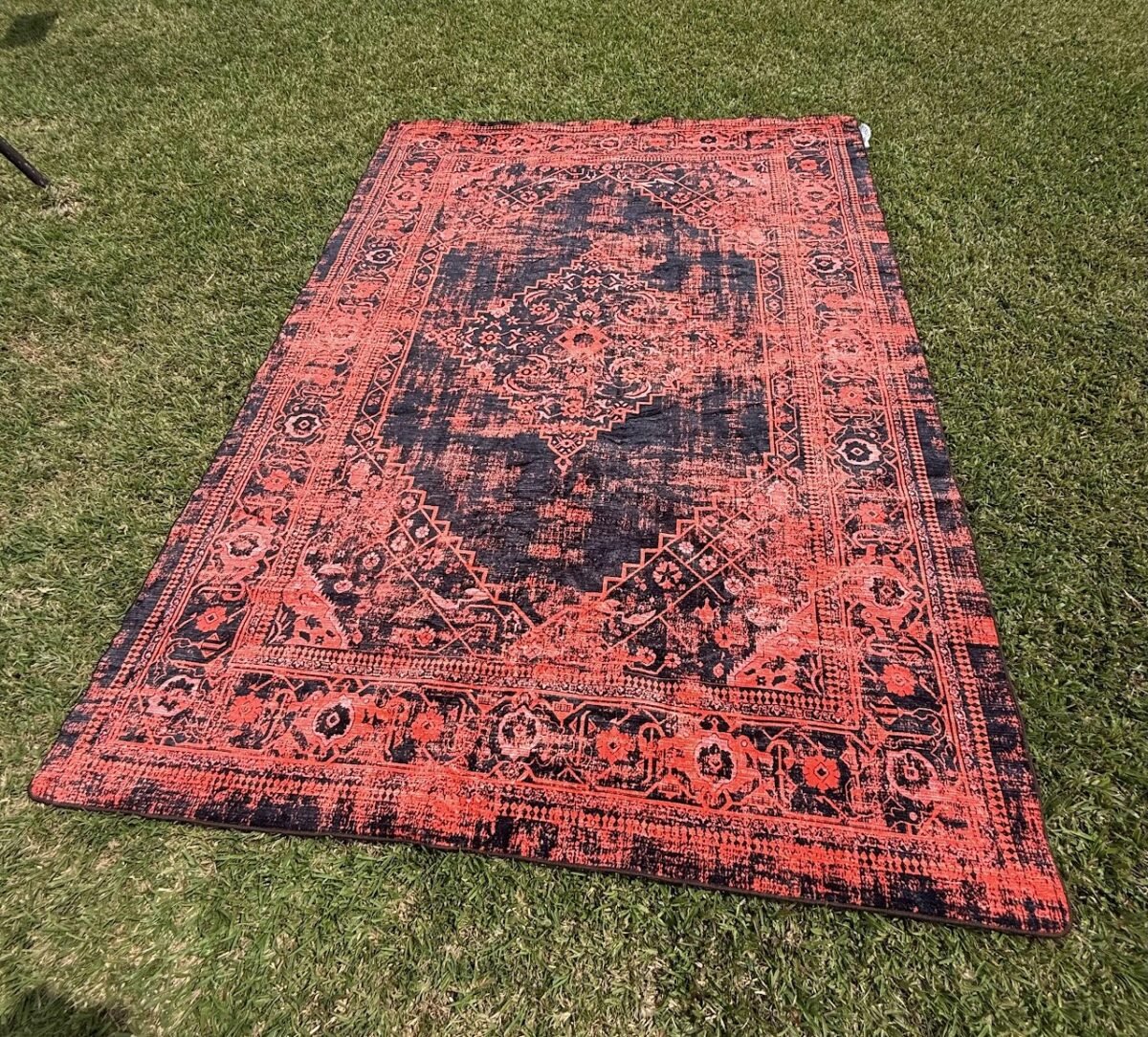 Medallion Persian-Style Area Rug Medallion Persian-Style Area Rug - Image 1