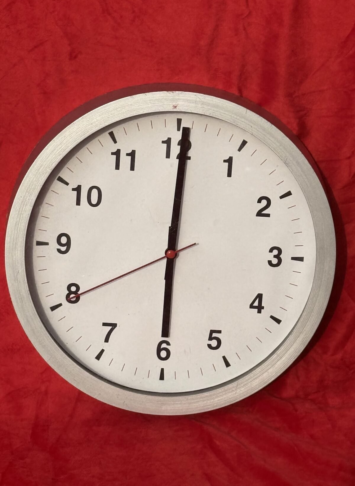 Minimalist Analog Wall Clock. Minimalist Analog Wall Clock - Image 1
