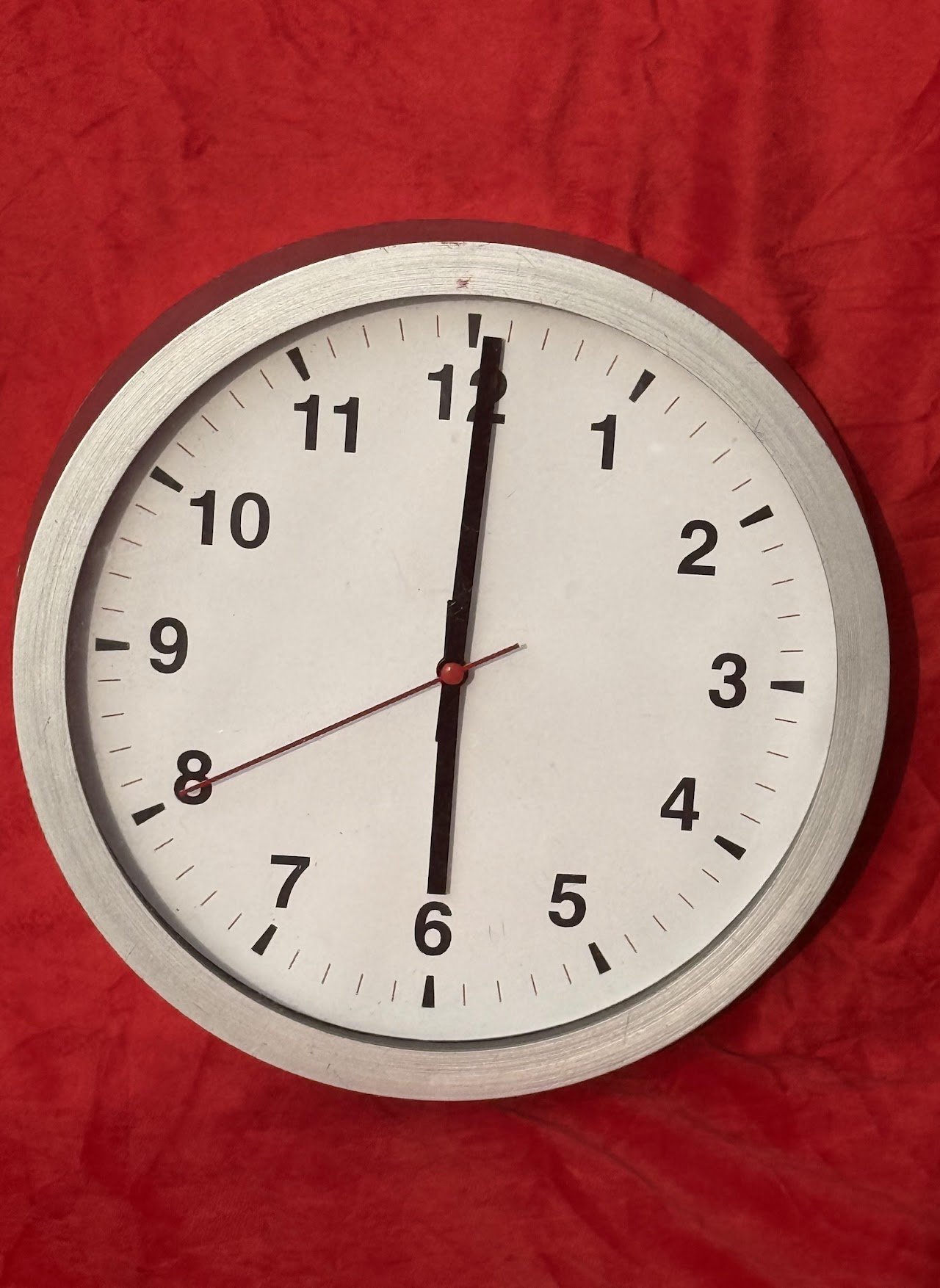 Minimalist Analog Wall Clock. Minimalist Analog Wall Clock - Image 1