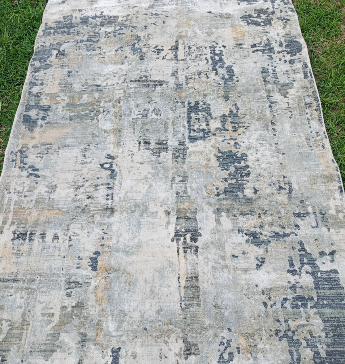 Modern Abstract Rug Modern Abstract Rug - Image 1